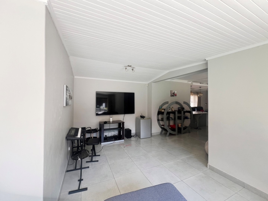 To Let 4 Bedroom Property for Rent in Parkmore Gauteng