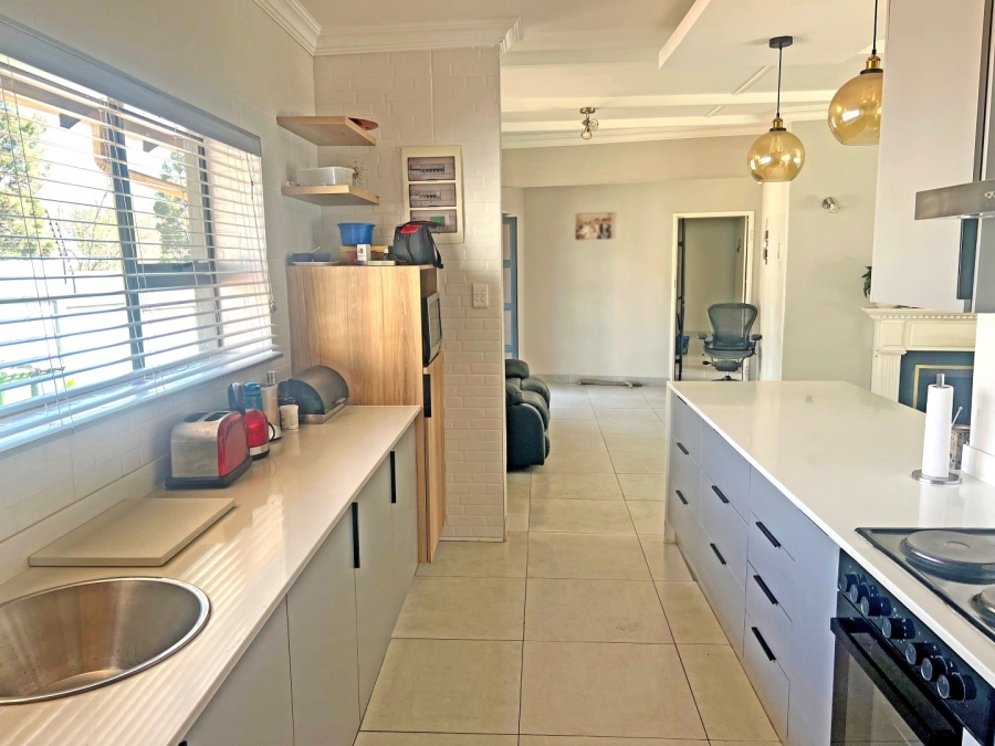 To Let 4 Bedroom Property for Rent in Parkmore Gauteng