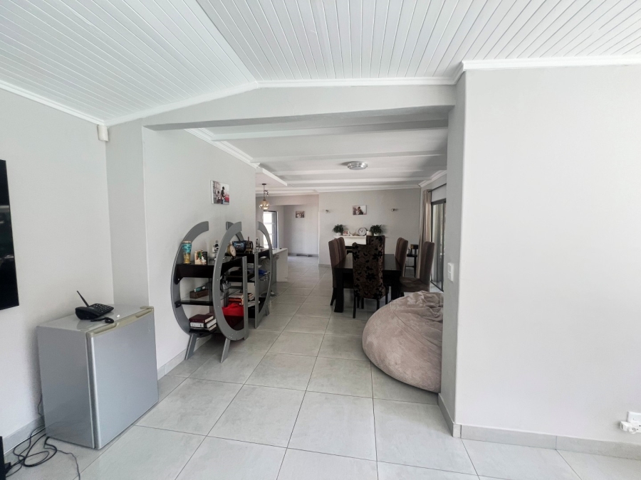 To Let 4 Bedroom Property for Rent in Parkmore Gauteng