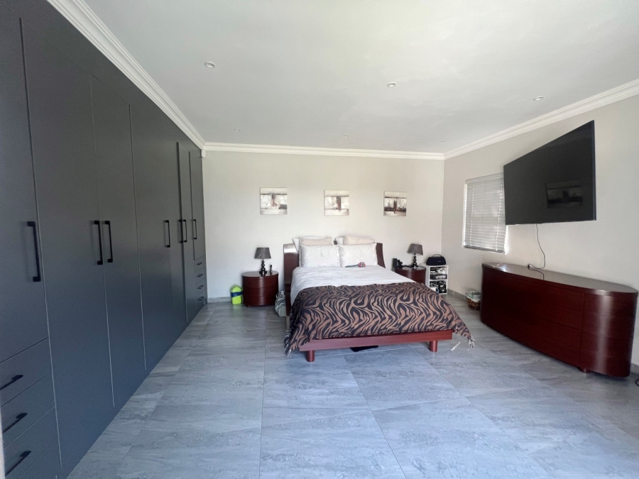 To Let 4 Bedroom Property for Rent in Parkmore Gauteng