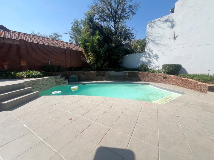 To Let 4 Bedroom Property for Rent in Parkmore Gauteng
