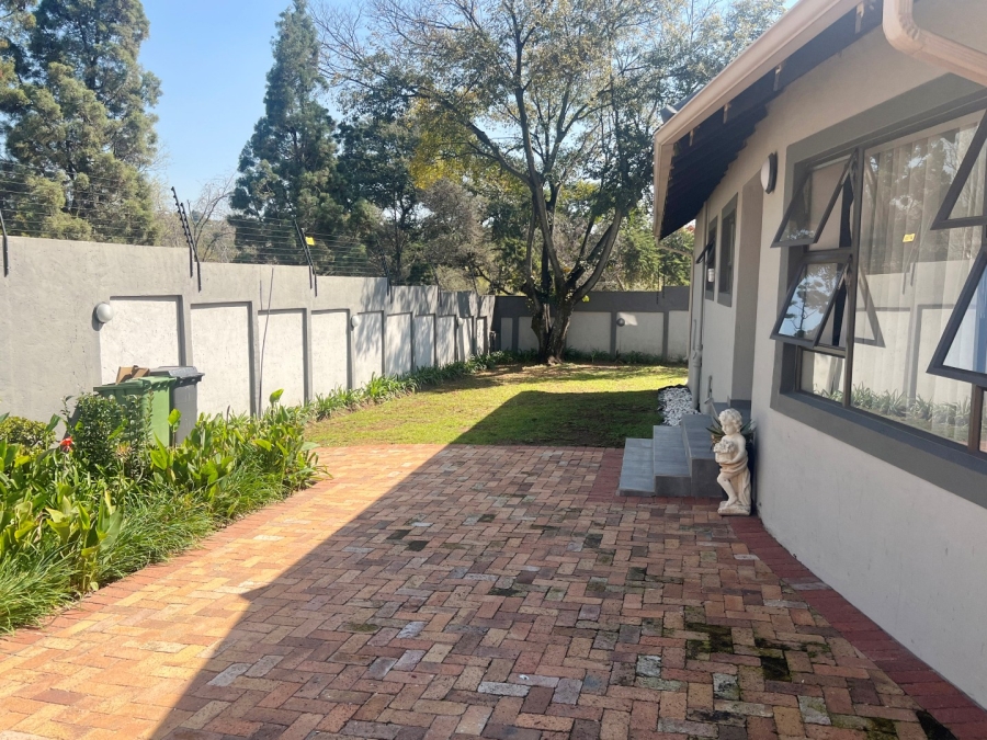 To Let 4 Bedroom Property for Rent in Parkmore Gauteng