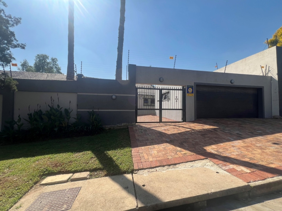 To Let 4 Bedroom Property for Rent in Parkmore Gauteng