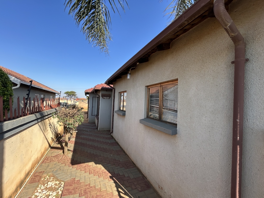 To Let 3 Bedroom Property for Rent in Soshanguve VV Gauteng