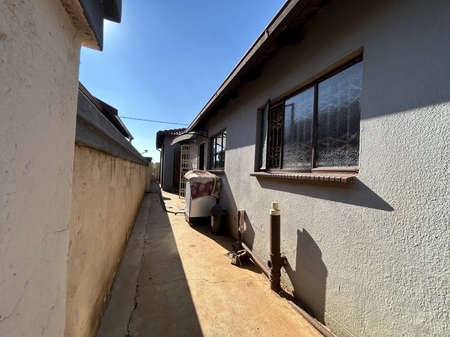 To Let 3 Bedroom Property for Rent in Soshanguve VV Gauteng