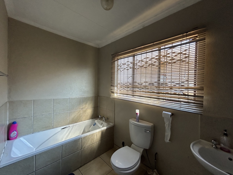 To Let 3 Bedroom Property for Rent in Soshanguve VV Gauteng