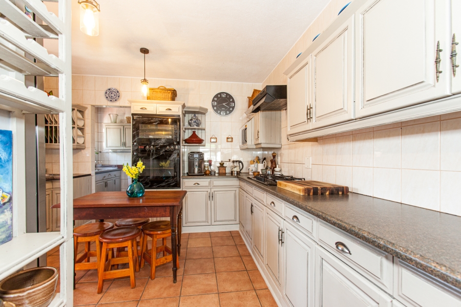 5 Bedroom Property for Sale in Equestria Gauteng