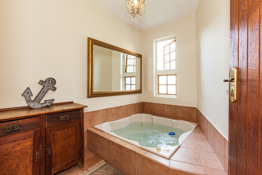 5 Bedroom Property for Sale in Equestria Gauteng