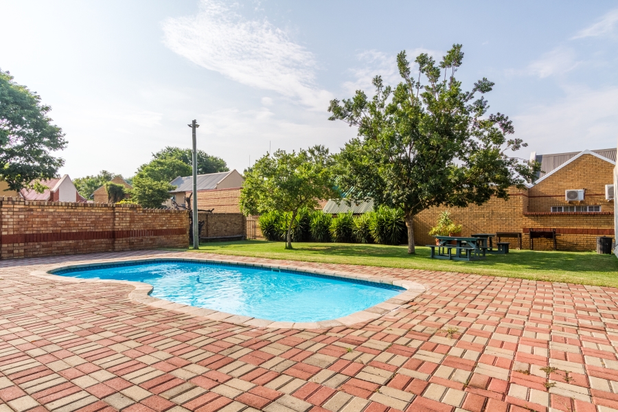 5 Bedroom Property for Sale in Equestria Gauteng