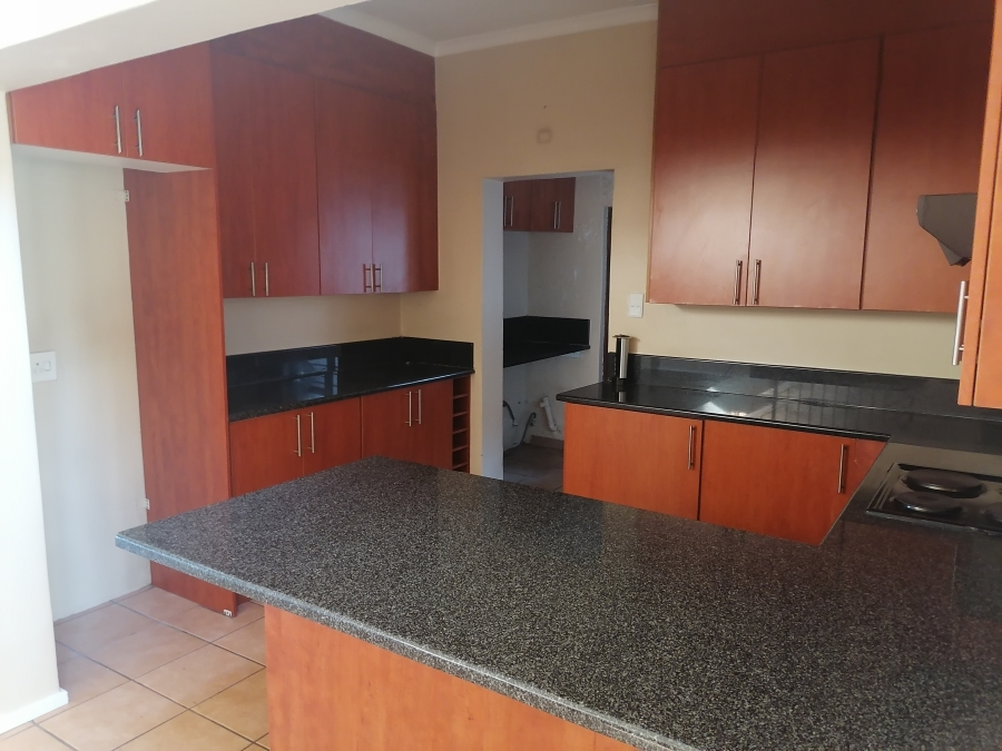 To Let 3 Bedroom Property for Rent in Honeydew Ridge Gauteng