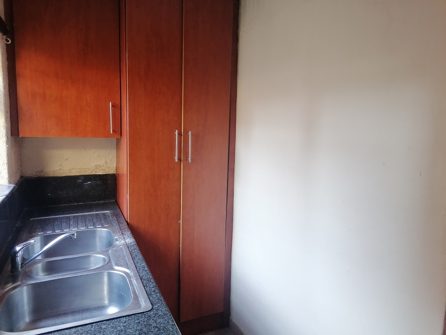 To Let 3 Bedroom Property for Rent in Honeydew Ridge Gauteng