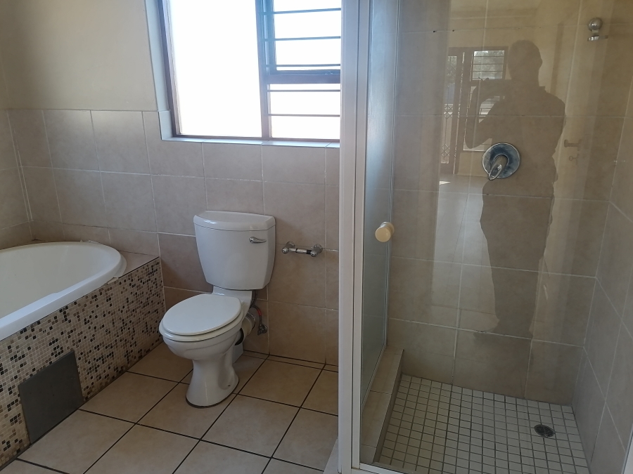 To Let 3 Bedroom Property for Rent in Honeydew Ridge Gauteng
