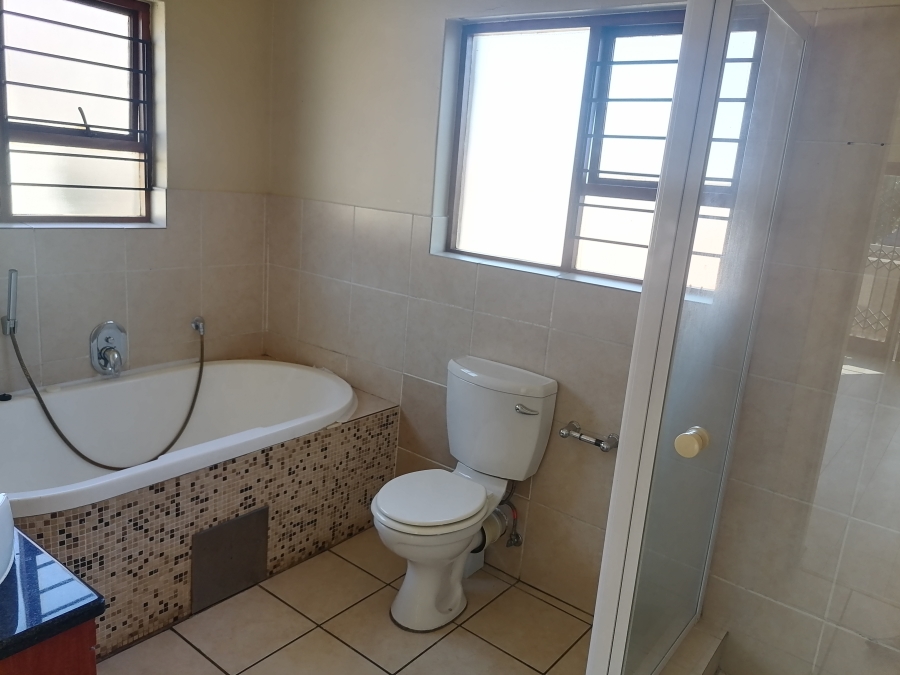 To Let 3 Bedroom Property for Rent in Honeydew Ridge Gauteng
