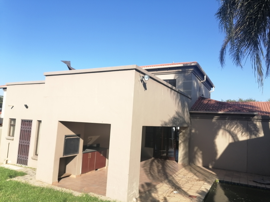 To Let 3 Bedroom Property for Rent in Honeydew Ridge Gauteng
