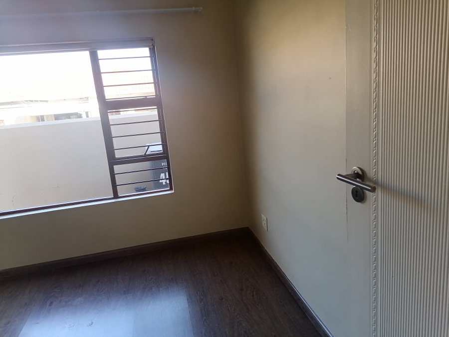 To Let 3 Bedroom Property for Rent in Honeydew Ridge Gauteng