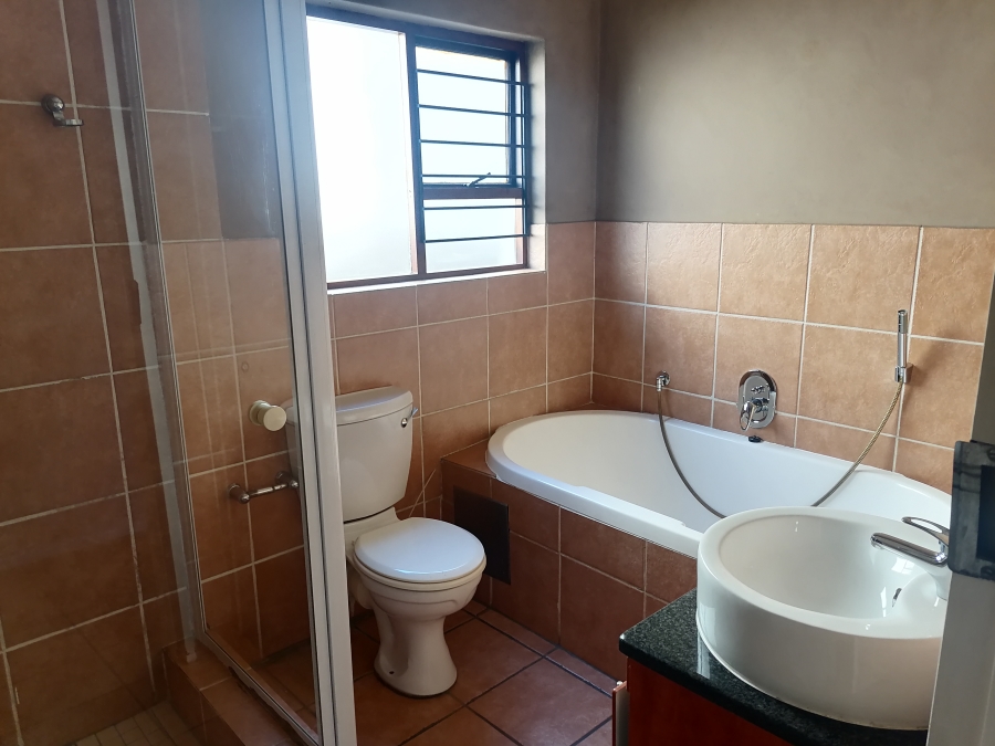 To Let 3 Bedroom Property for Rent in Honeydew Ridge Gauteng