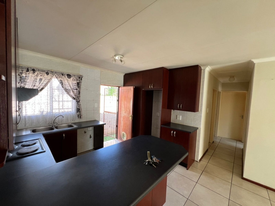 To Let 3 Bedroom Property for Rent in Albemarle Gauteng