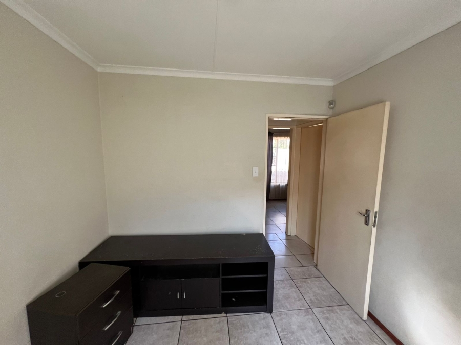 To Let 3 Bedroom Property for Rent in Albemarle Gauteng