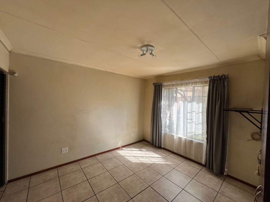 To Let 3 Bedroom Property for Rent in Albemarle Gauteng