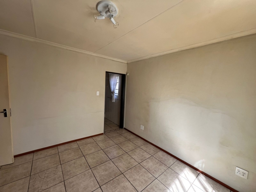 To Let 3 Bedroom Property for Rent in Albemarle Gauteng