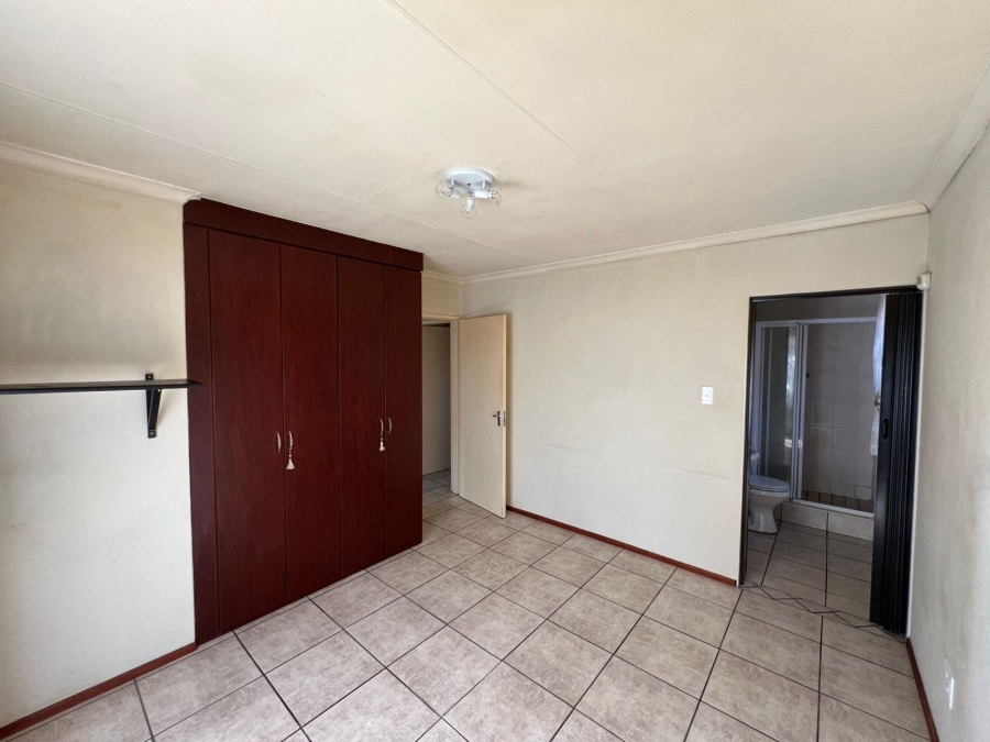 To Let 3 Bedroom Property for Rent in Albemarle Gauteng