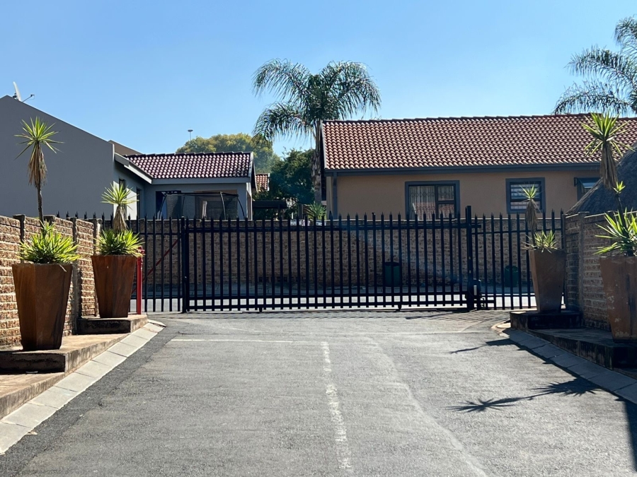 To Let 3 Bedroom Property for Rent in Albemarle Gauteng