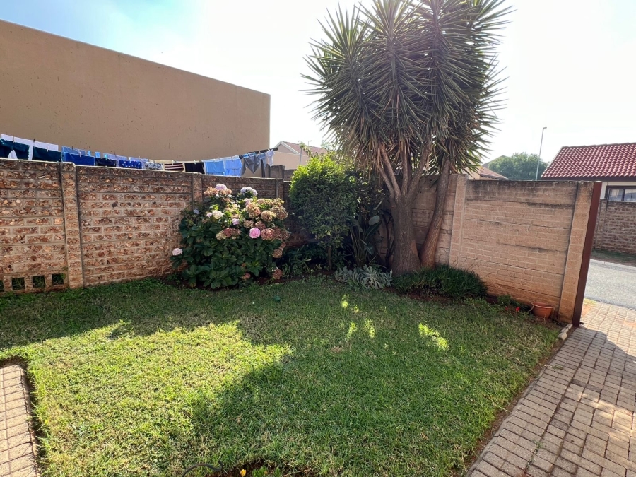 To Let 3 Bedroom Property for Rent in Albemarle Gauteng