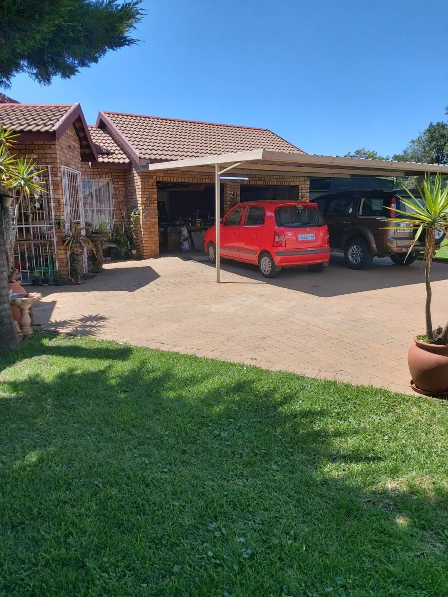 3 Bedroom Property for Sale in Westonaria Gauteng