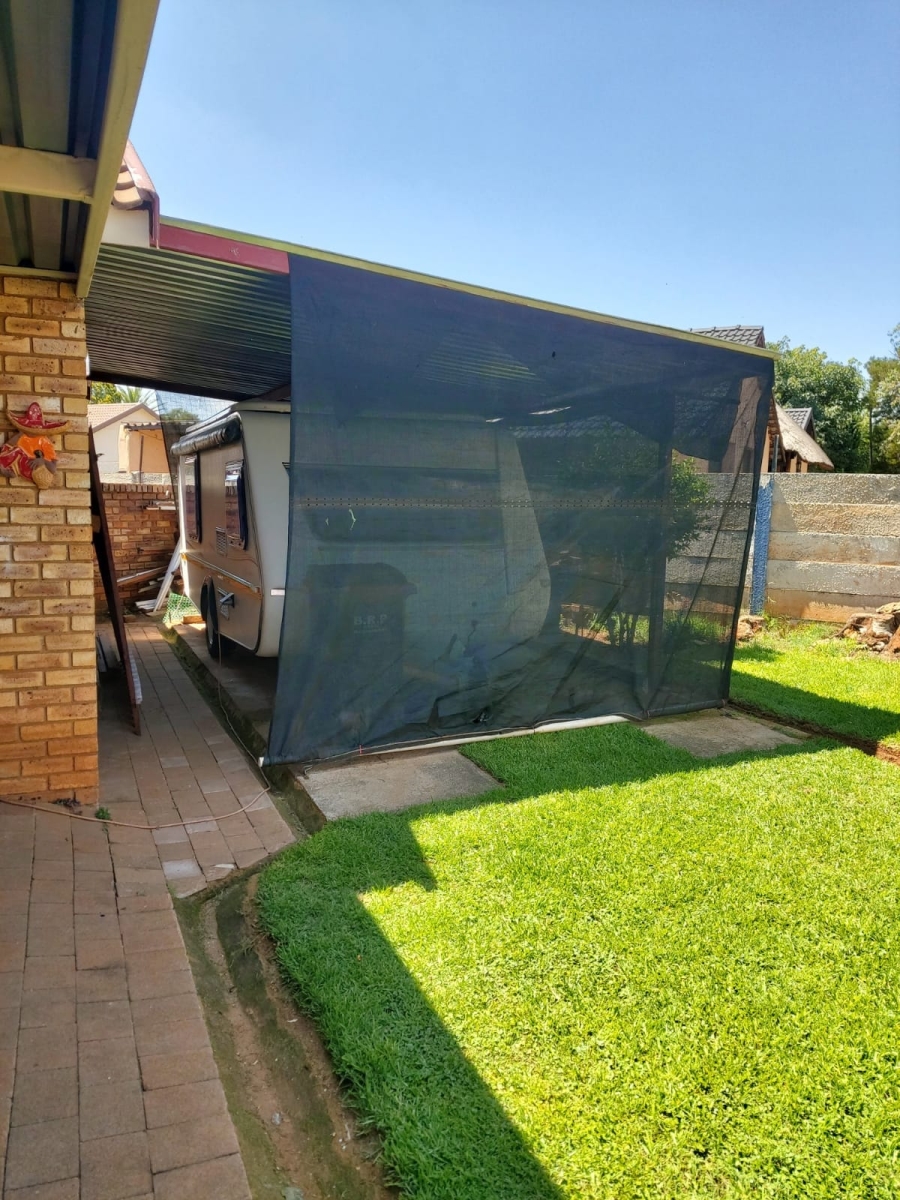 3 Bedroom Property for Sale in Westonaria Gauteng