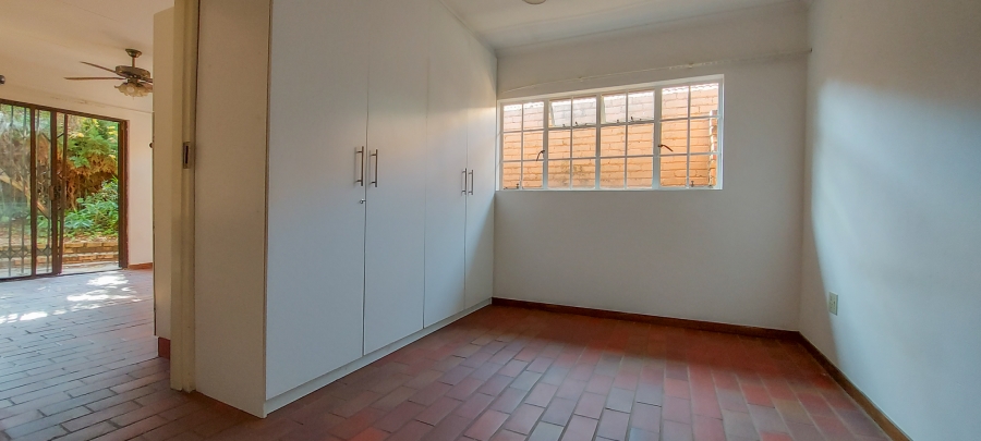 To Let 3 Bedroom Property for Rent in Linden Gauteng