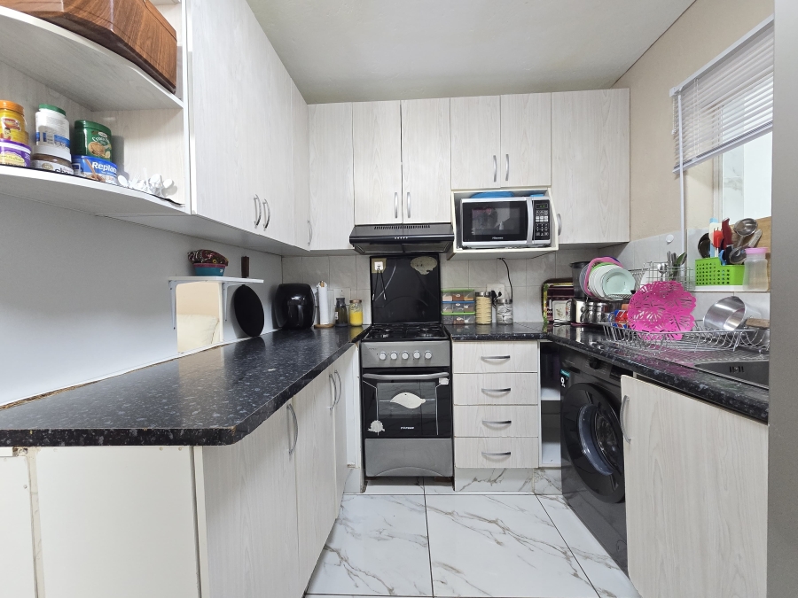 2 Bedroom Property for Sale in Ridgeway Gauteng