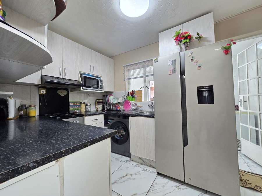 2 Bedroom Property for Sale in Ridgeway Gauteng