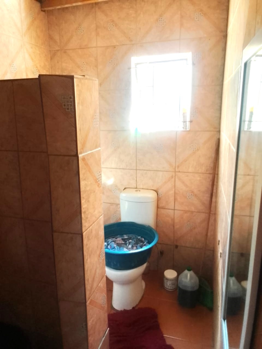 9 Bedroom Property for Sale in Umfuyaneni Gauteng