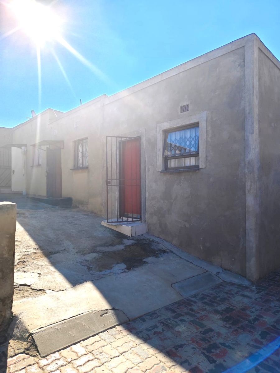 9 Bedroom Property for Sale in Umfuyaneni Gauteng