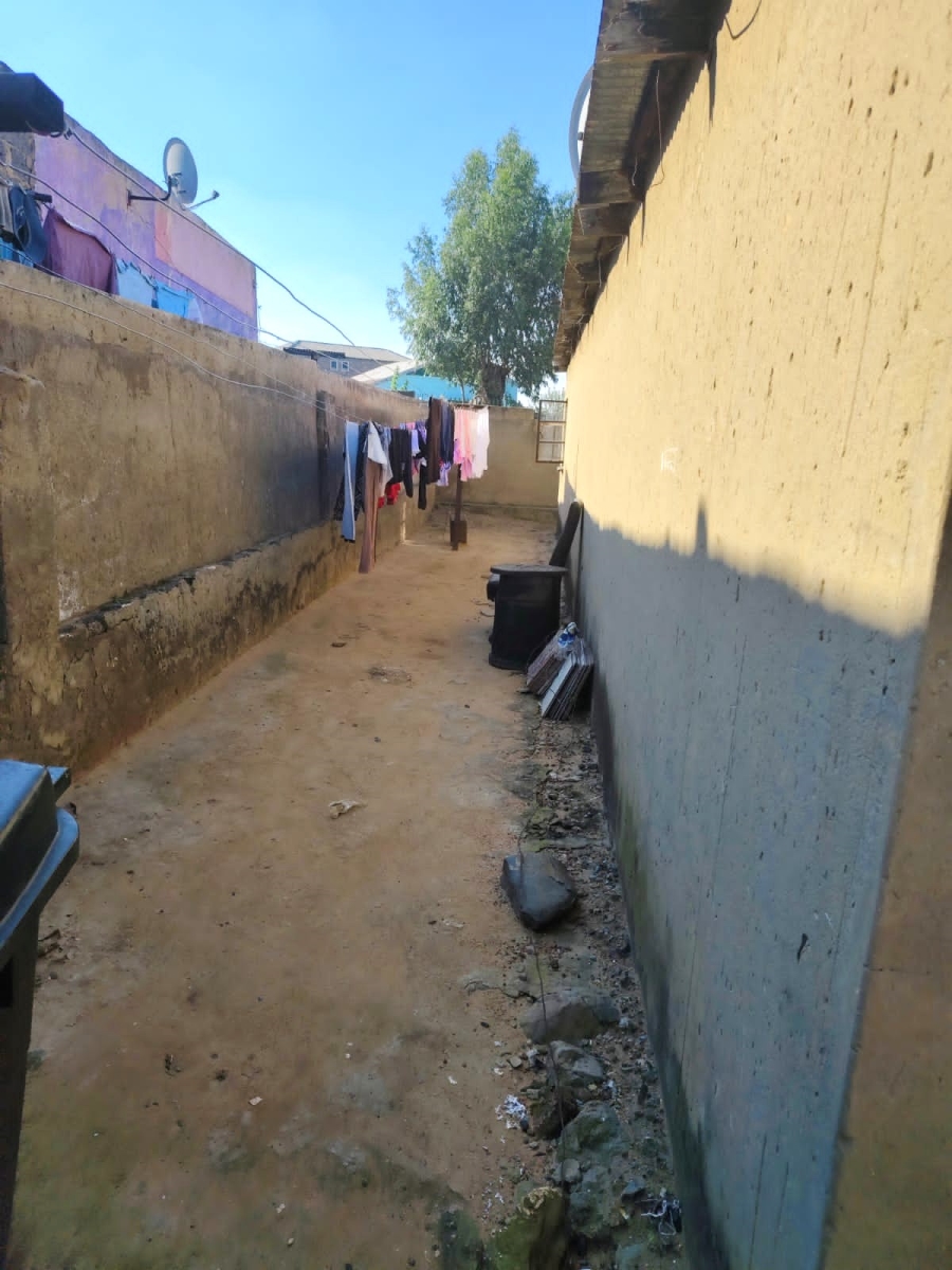 9 Bedroom Property for Sale in Umfuyaneni Gauteng