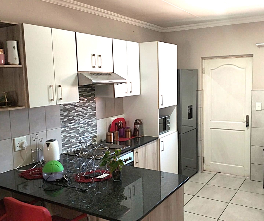 2 Bedroom Property for Sale in Montana Gauteng