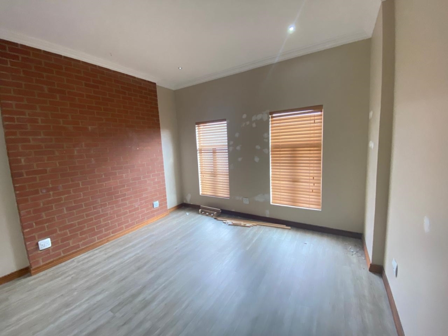 To Let 4 Bedroom Property for Rent in The Hills Game Reserve Estate Gauteng