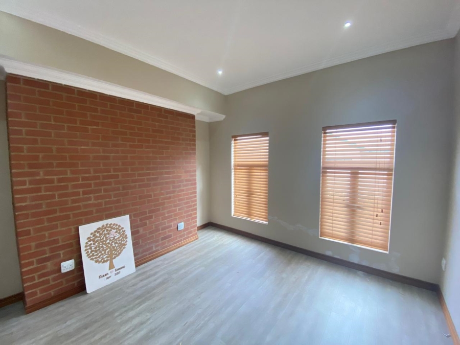 To Let 4 Bedroom Property for Rent in The Hills Game Reserve Estate Gauteng