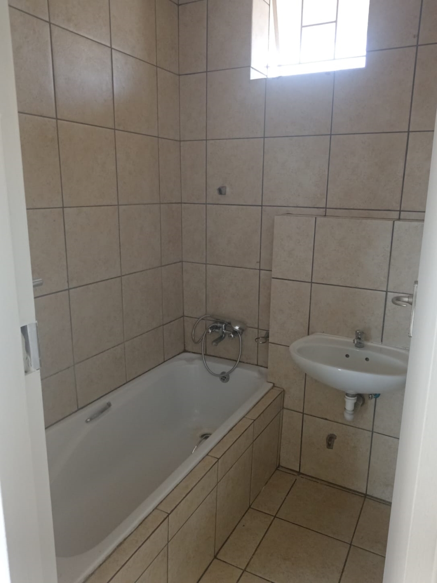1 Bedroom Property for Sale in Sunnyside Gauteng