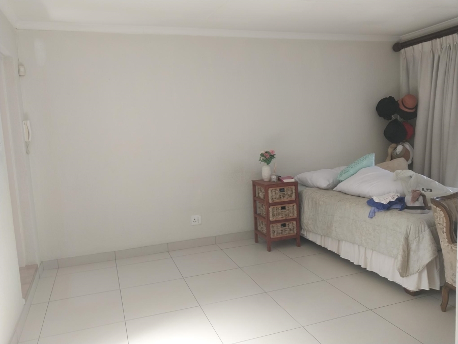 3 Bedroom Property for Sale in Glenvista Gauteng