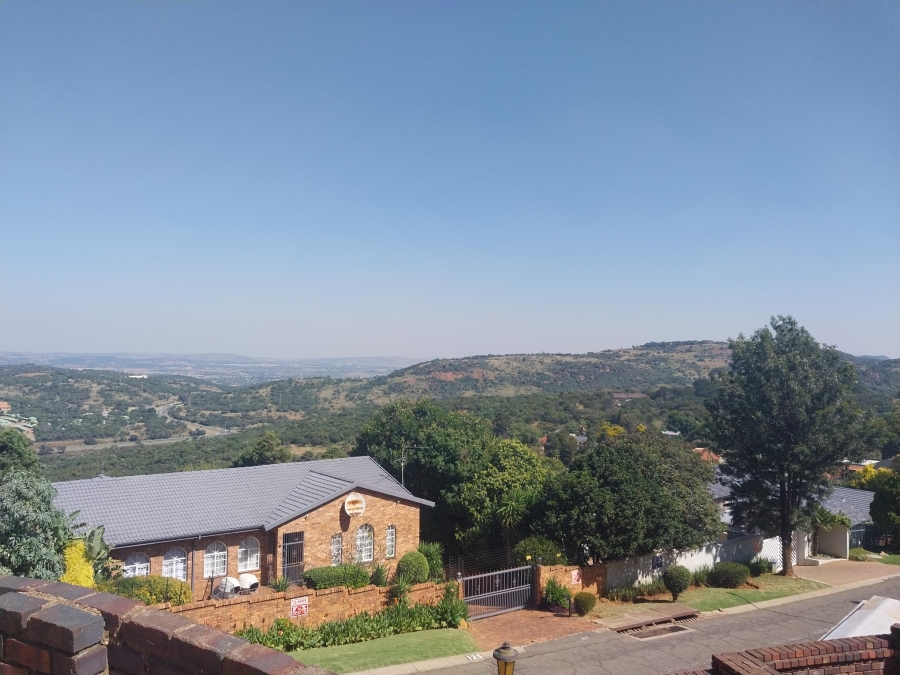 3 Bedroom Property for Sale in Glenvista Gauteng