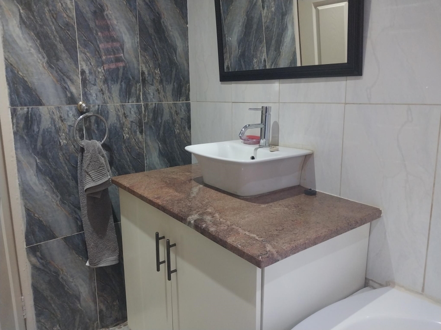 5 Bedroom Property for Sale in Vosloorus Ext 7 Gauteng