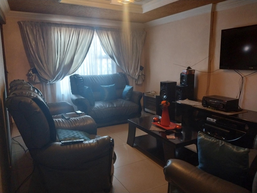 5 Bedroom Property for Sale in Vosloorus Ext 7 Gauteng