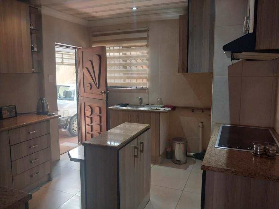 5 Bedroom Property for Sale in Vosloorus Ext 7 Gauteng