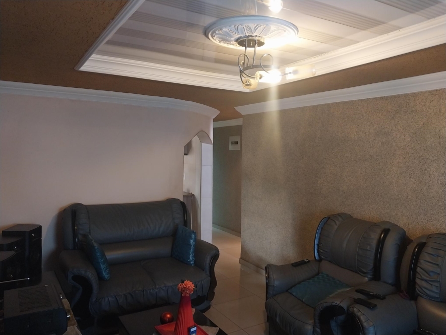 5 Bedroom Property for Sale in Vosloorus Ext 7 Gauteng