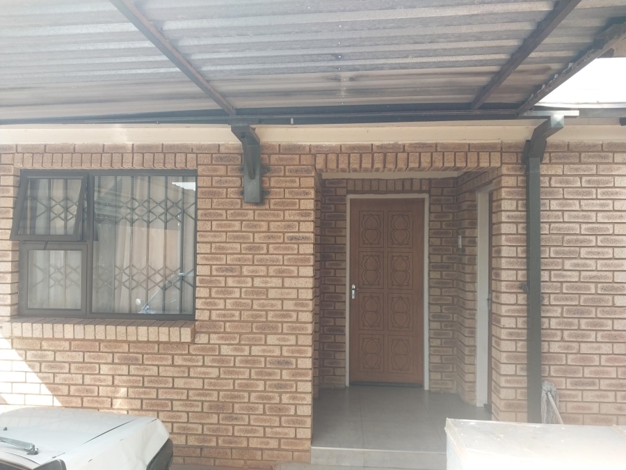 5 Bedroom Property for Sale in Vosloorus Ext 7 Gauteng