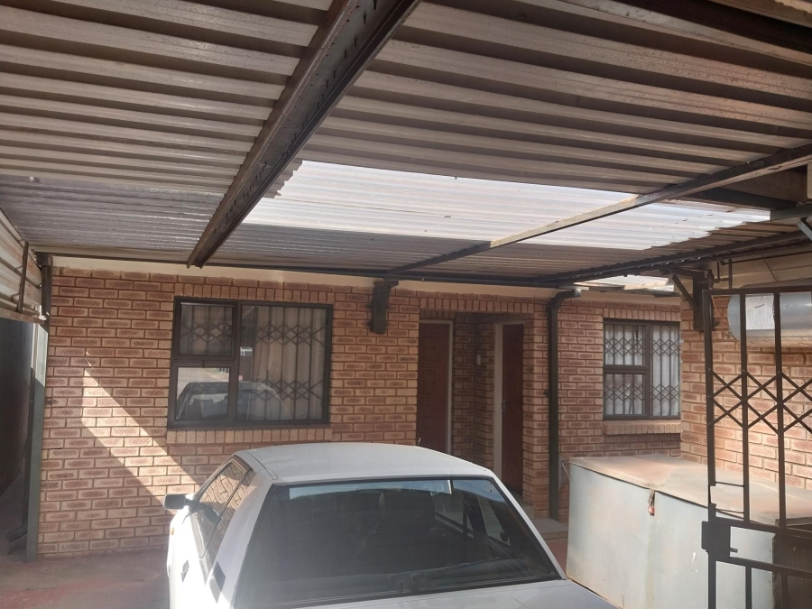 5 Bedroom Property for Sale in Vosloorus Ext 7 Gauteng