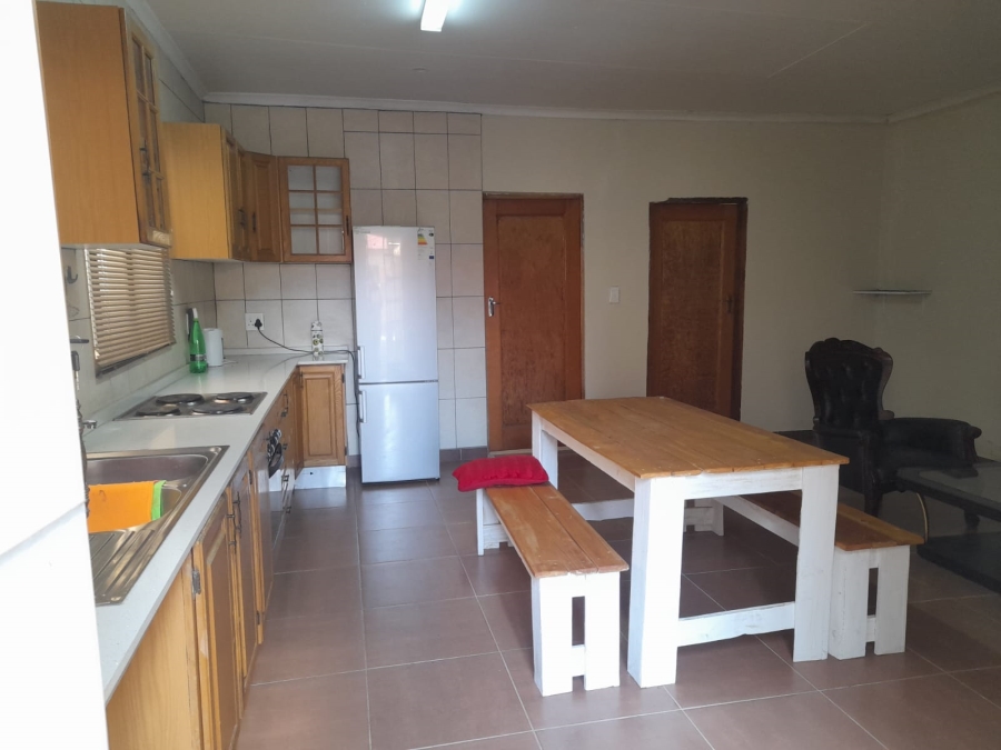 To Let 2 Bedroom Property for Rent in Greenside Gauteng
