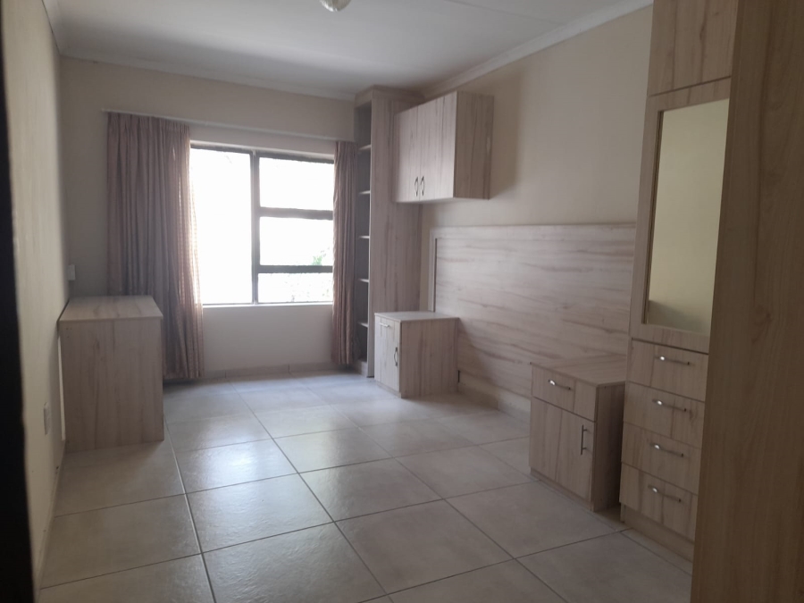 To Let 2 Bedroom Property for Rent in Greenside Gauteng