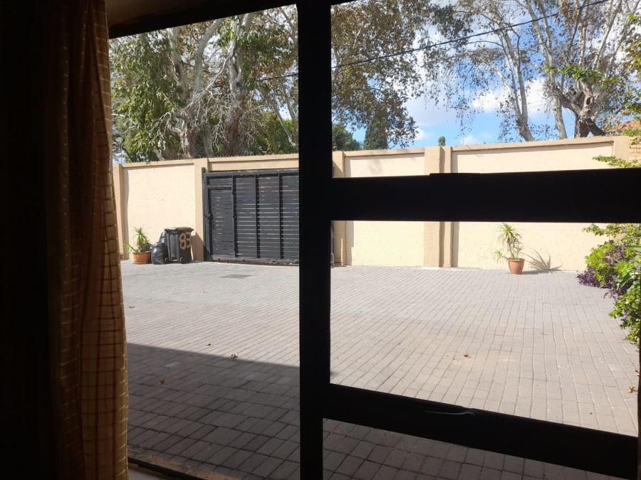 To Let 2 Bedroom Property for Rent in Greenside Gauteng